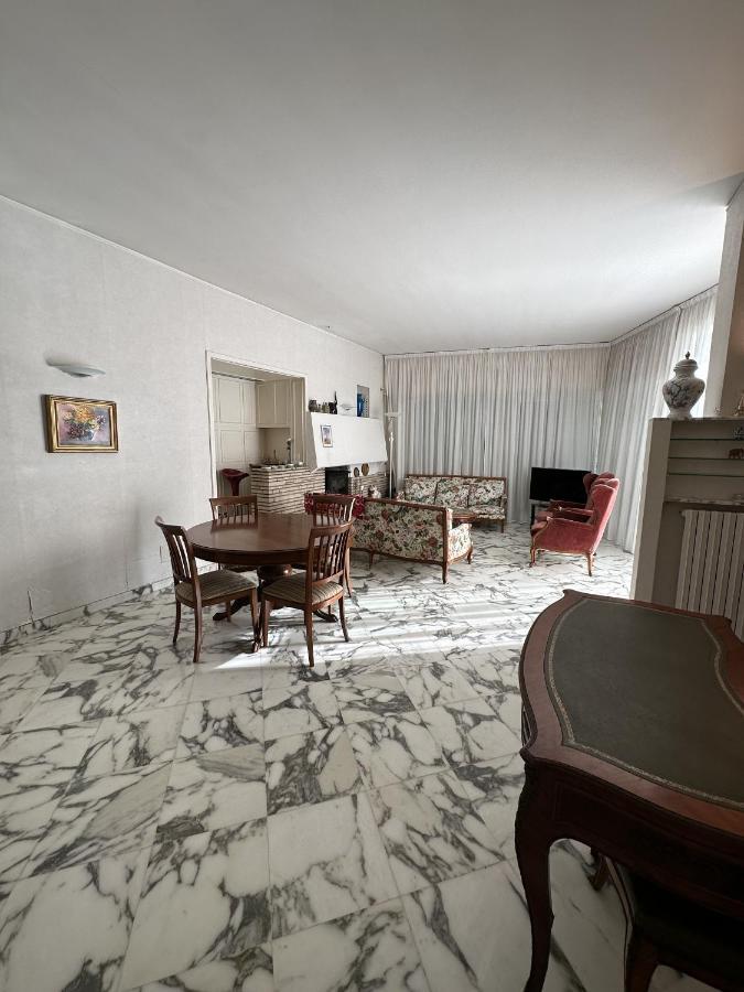 Vila Le Rose Di Emma Bordighera Exteriér fotografie